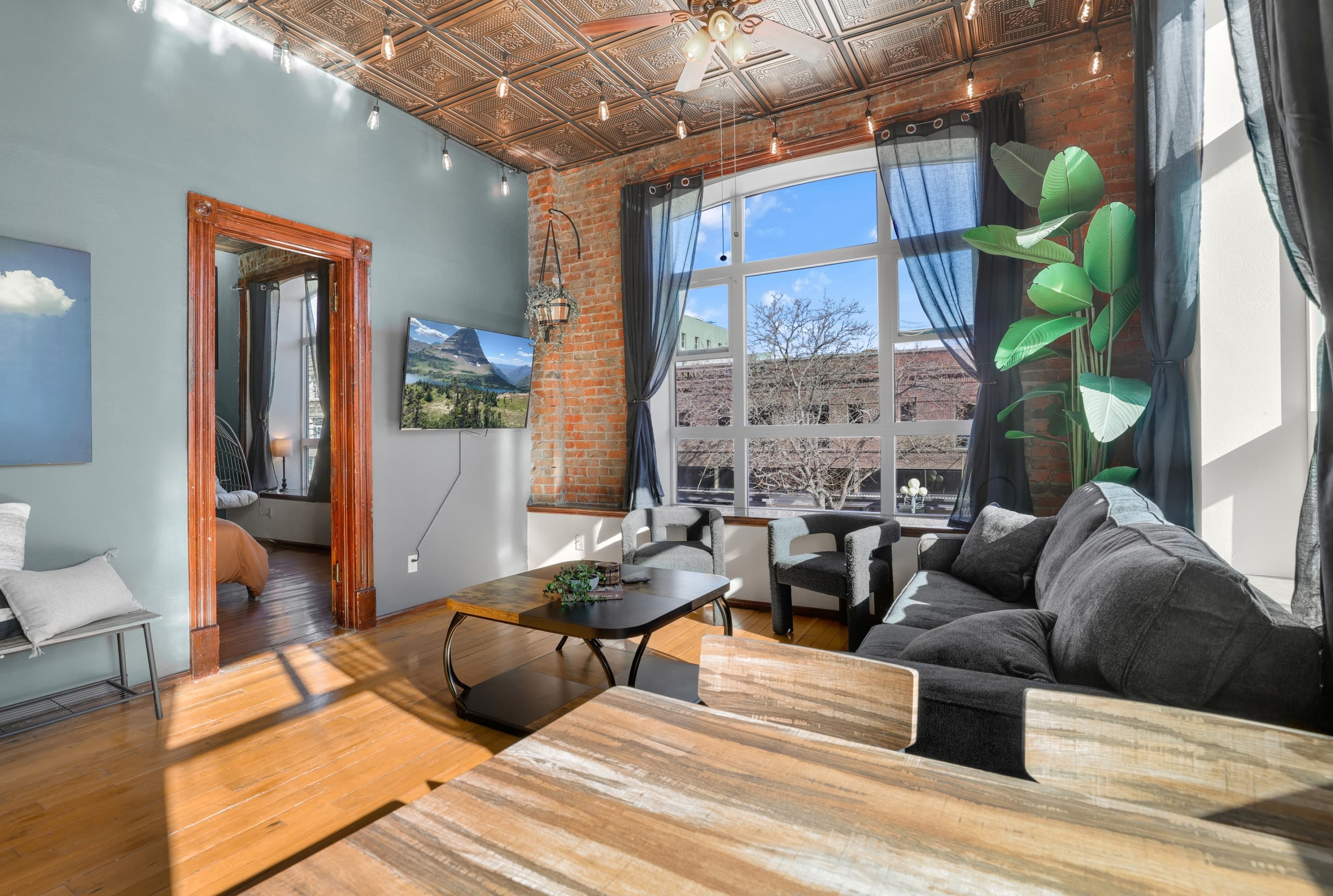 The Overlook bedroom in downtown Great Falls