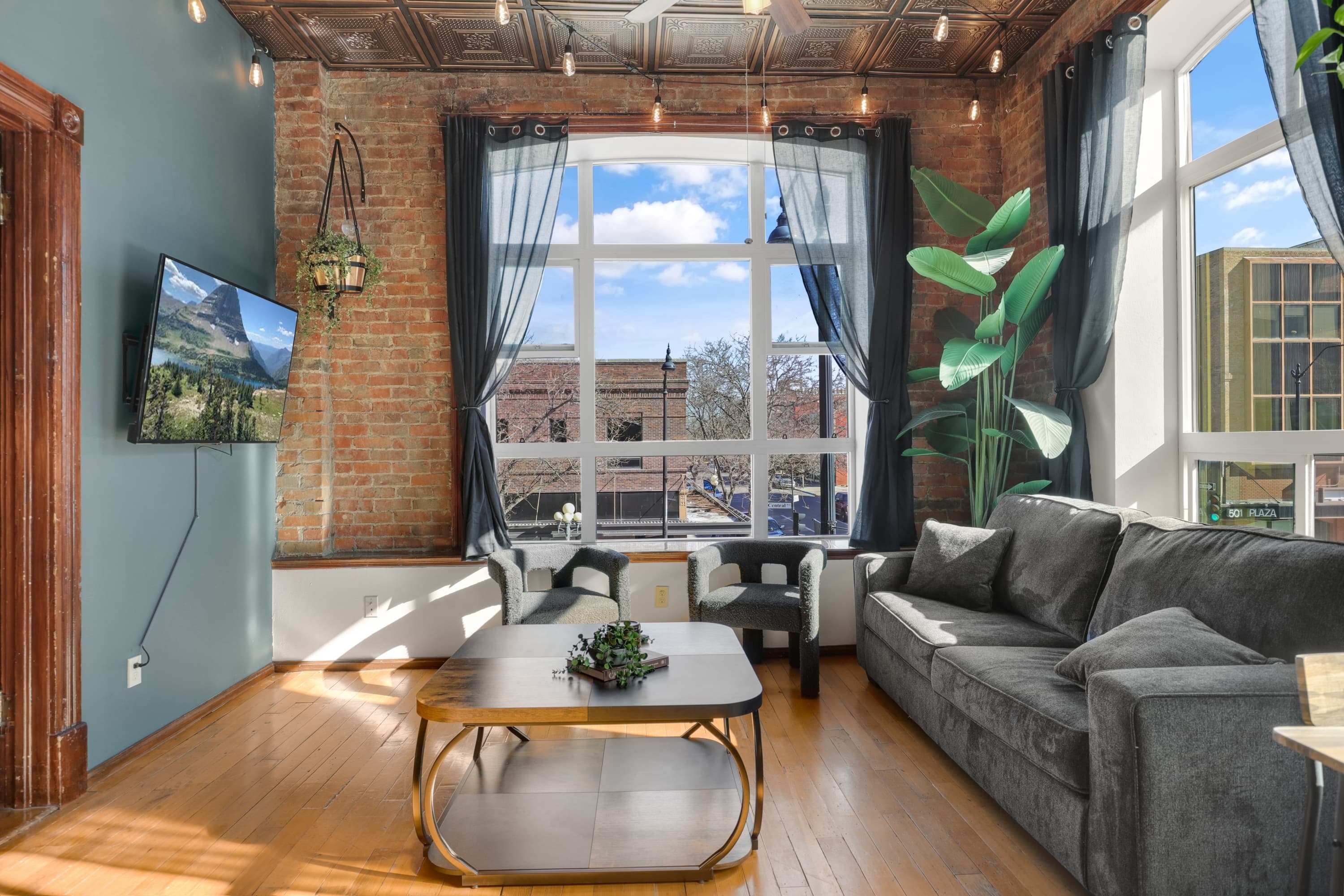 The Overlook bedroom in downtown Great Falls