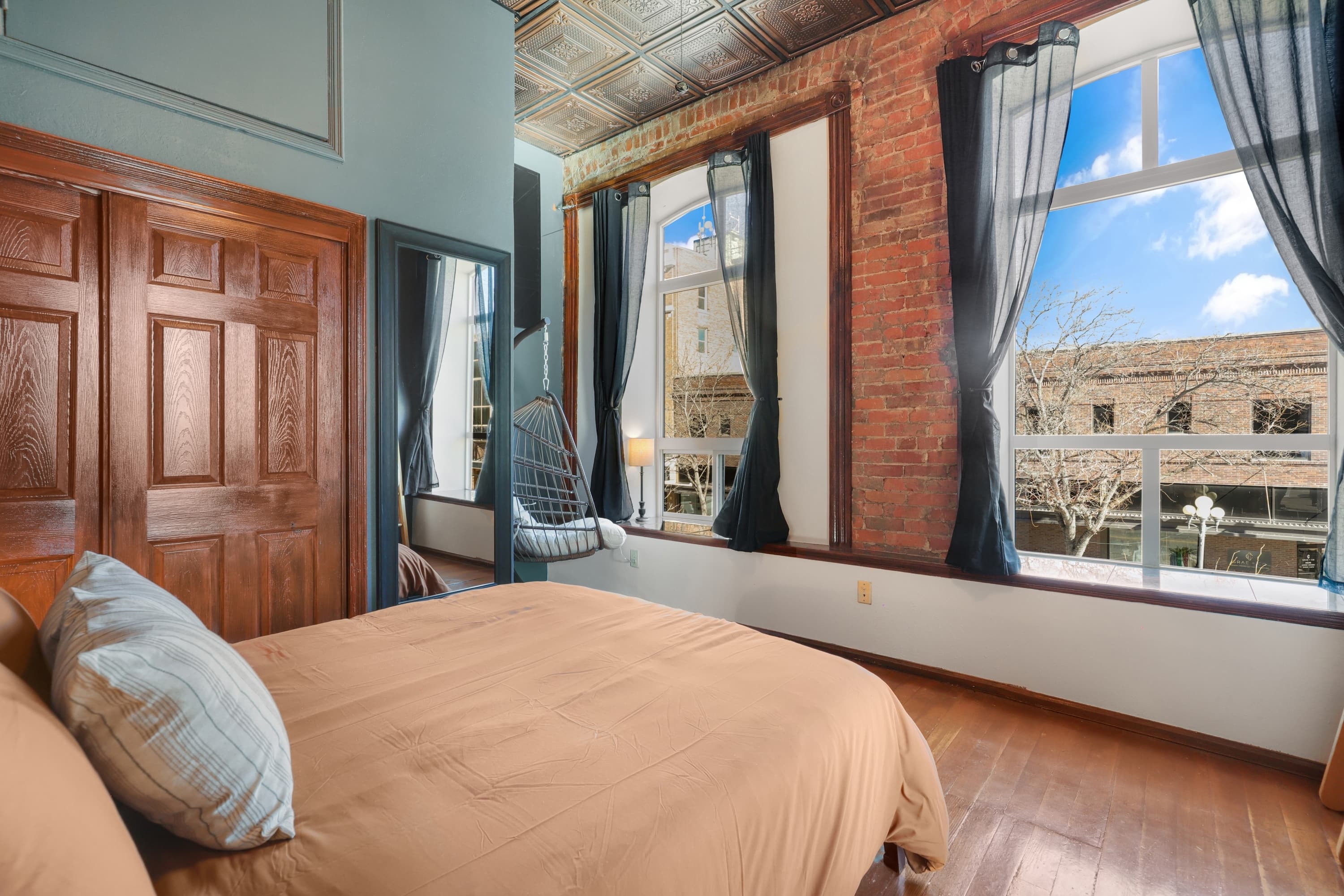 The Overlook bedroom in downtown Great Falls