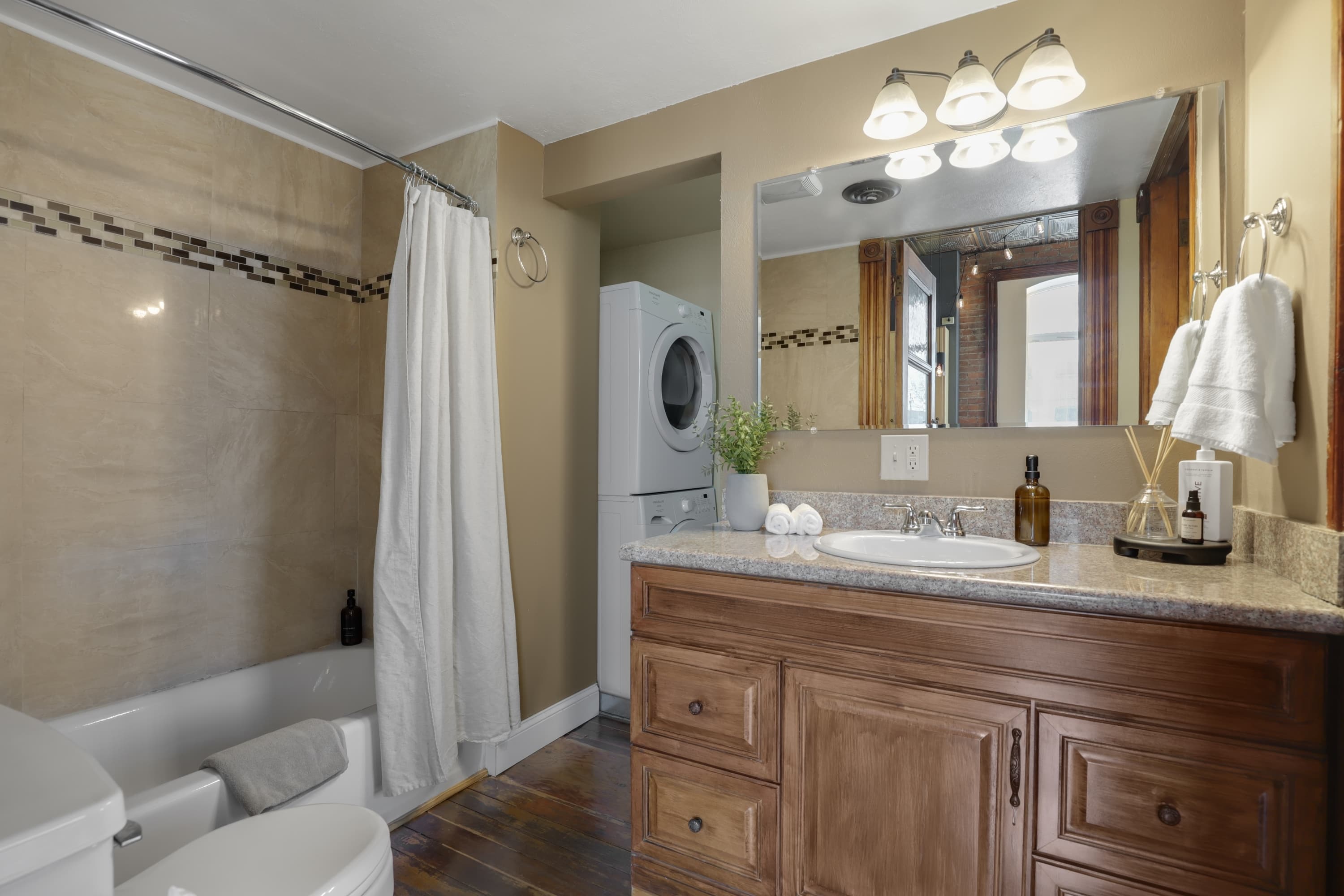 The Overlook bedroom in downtown Great Falls