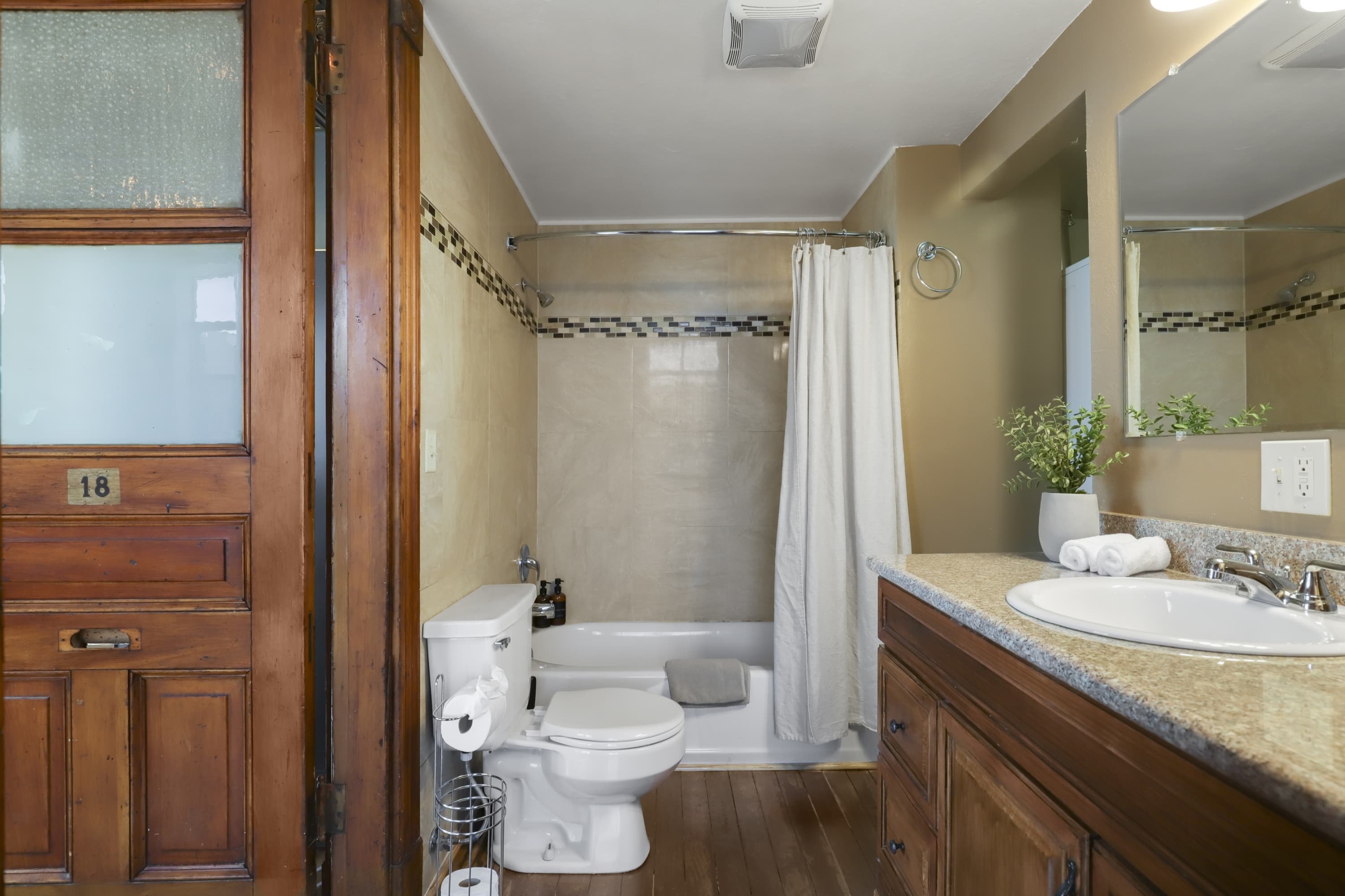 The Overlook bedroom in downtown Great Falls