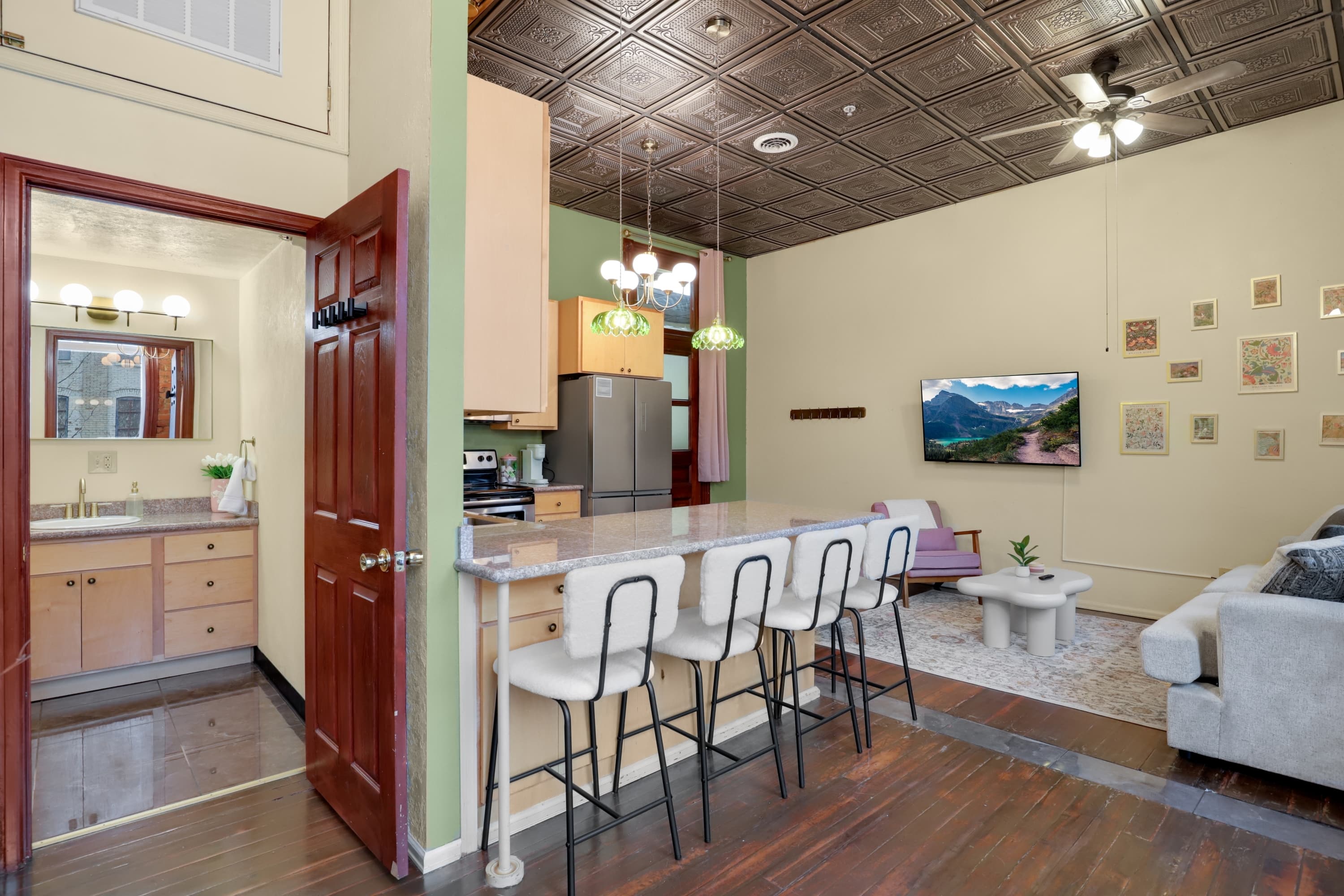 The Riverdale bedroom in downtown Great Falls