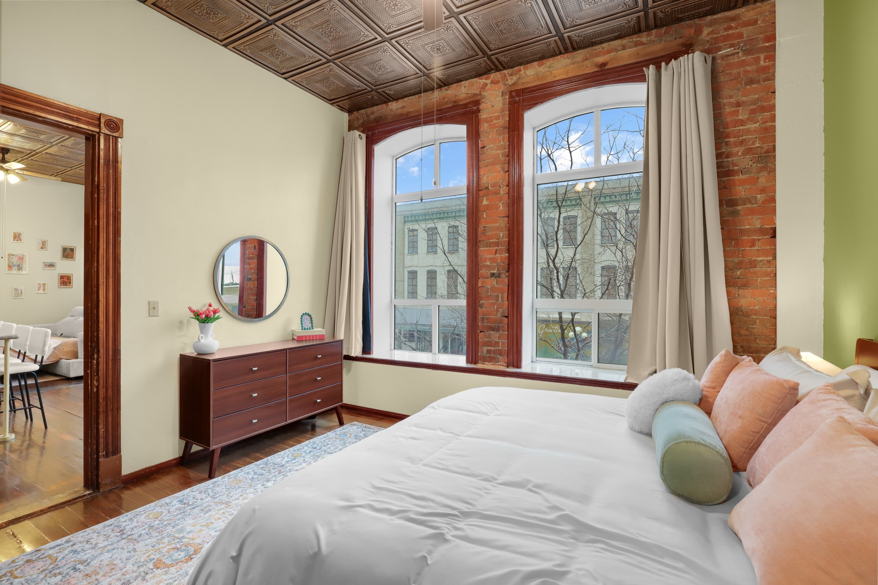 The Riverdale bedroom in downtown Great Falls