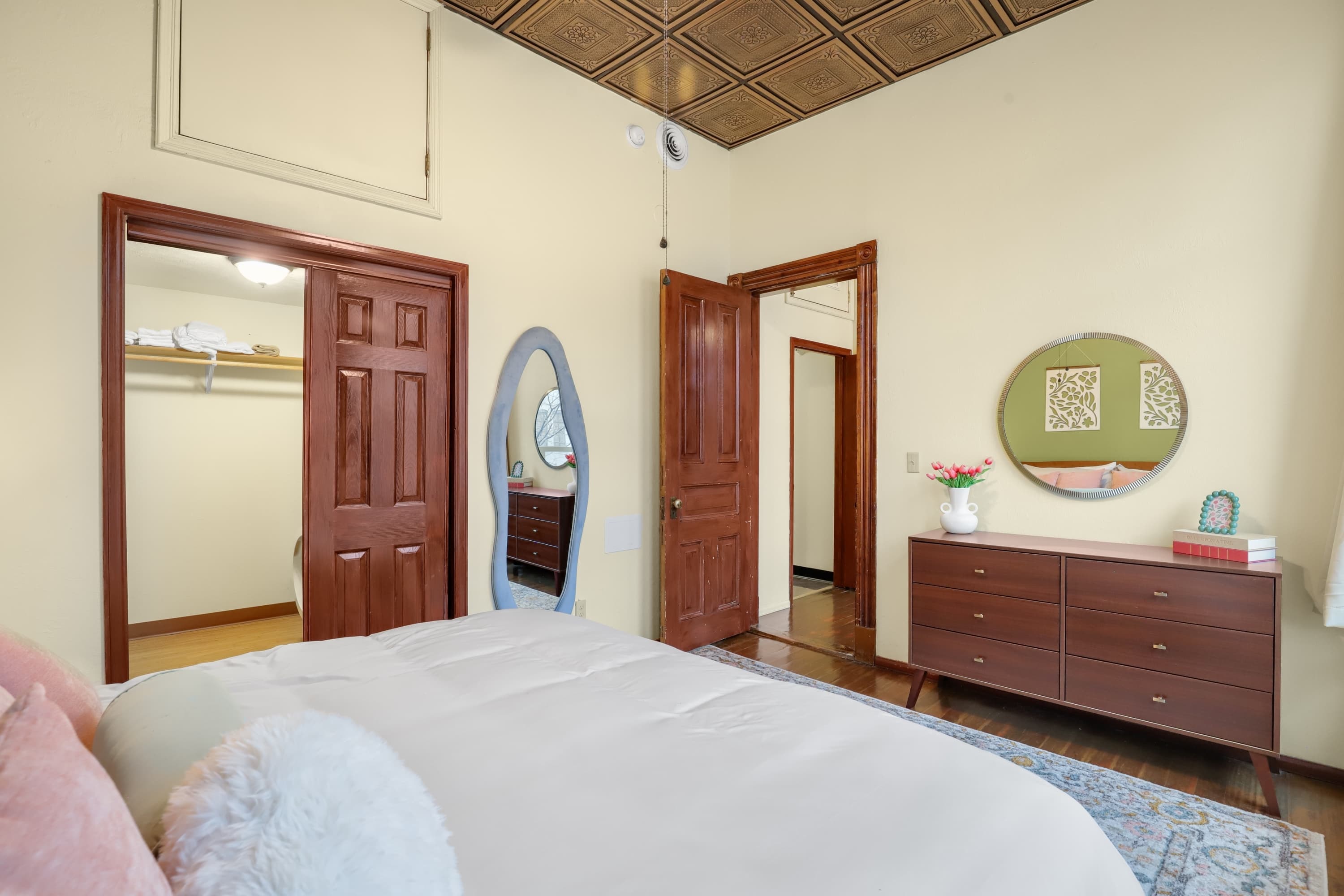 The Riverdale bedroom in downtown Great Falls