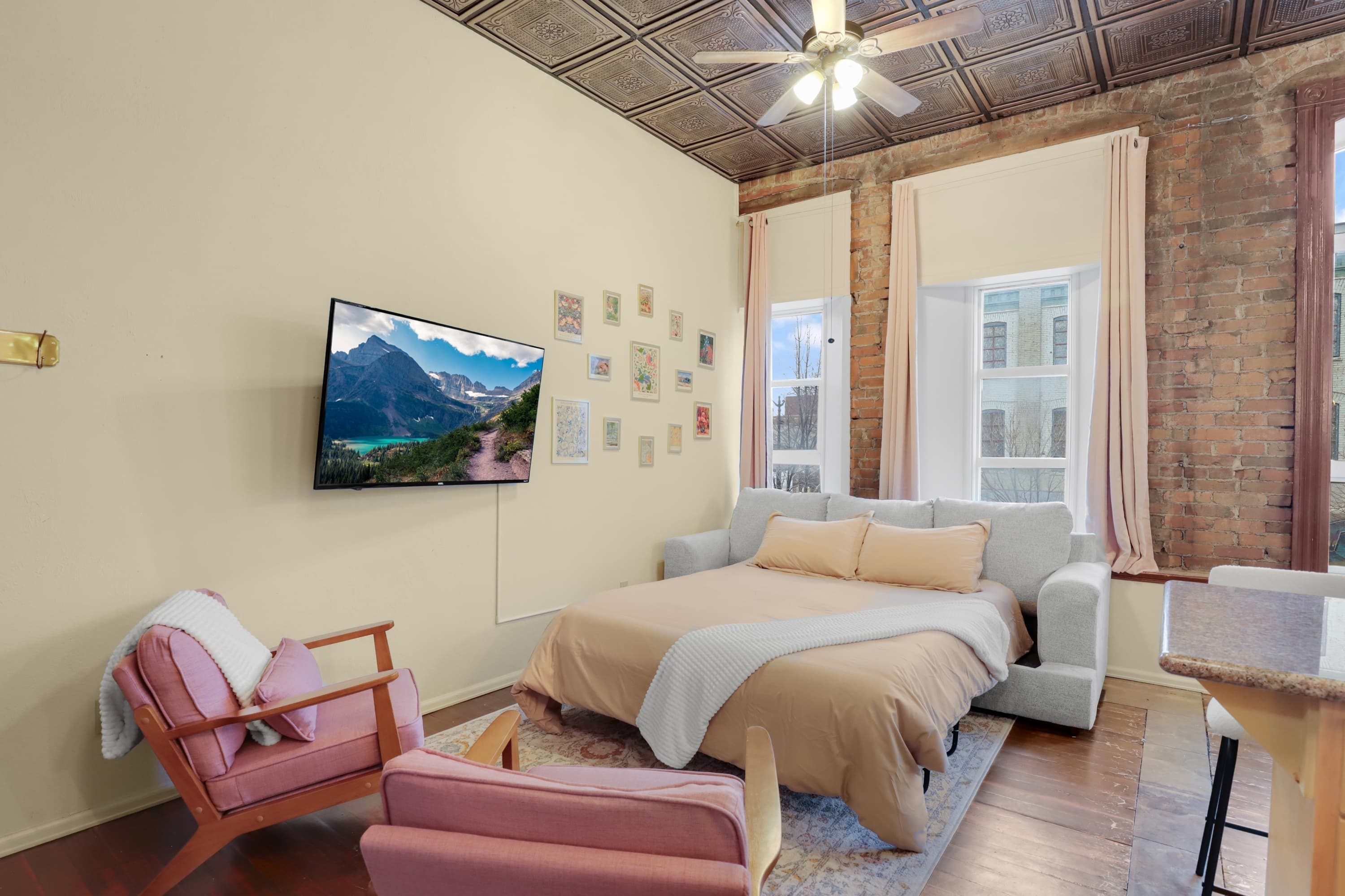 The Riverdale bedroom in downtown Great Falls