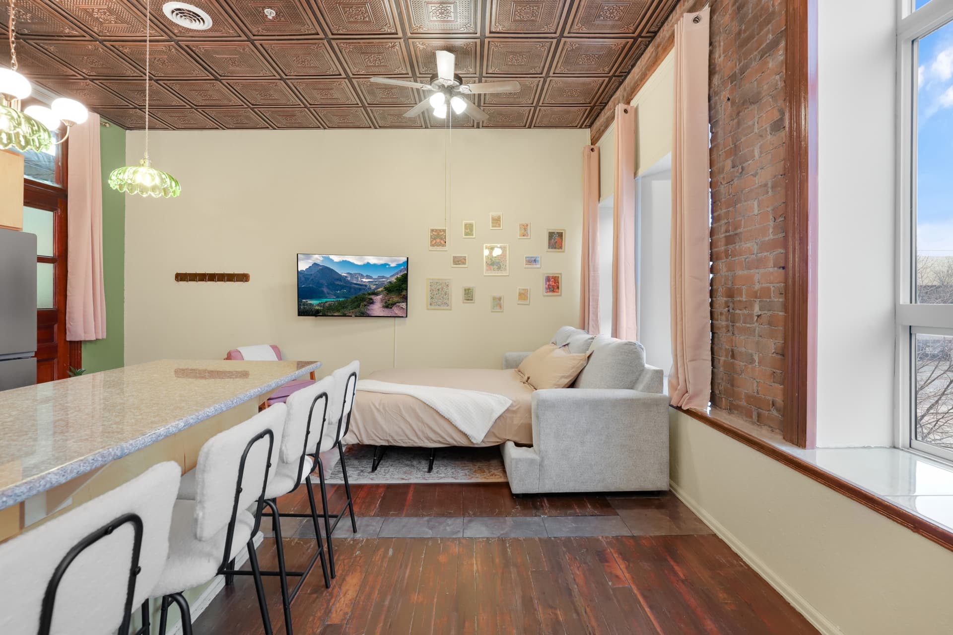 The Riverdale suite interior photo 18 at The Cory Block Apartments